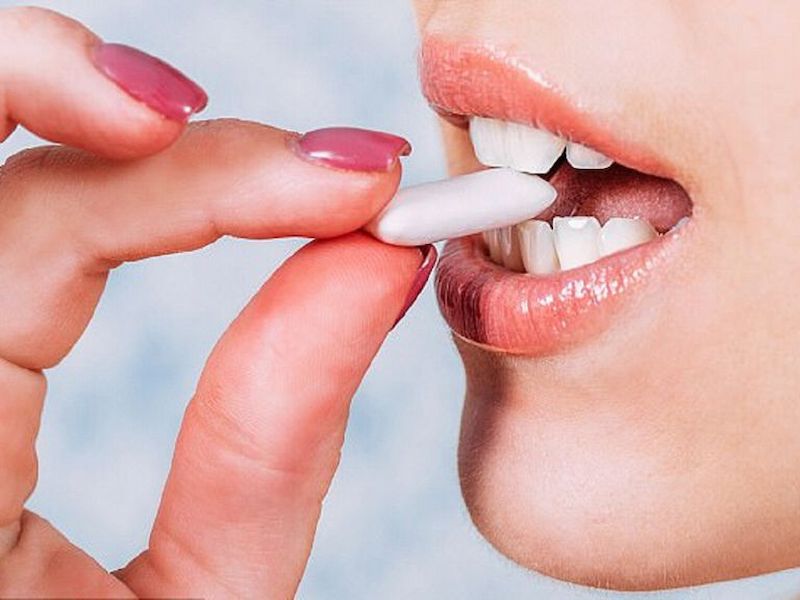 Nhai kẹo cao su không đường là mẹo trị sâu răng đơn giản nhất