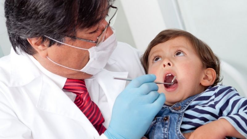 Trám răng giúp ngăn ngừa vi khuẩn xâm nhập vào chân răng