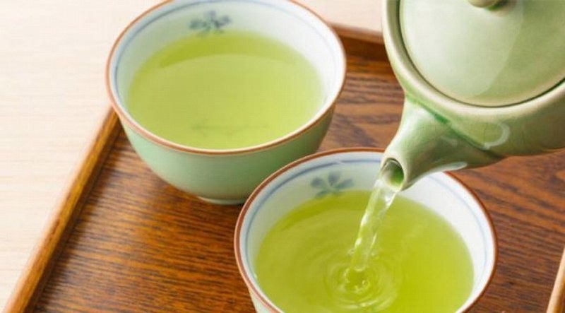 Uống nước trà xanh mỗi ngày giúp hơi thở thơm mát hơn