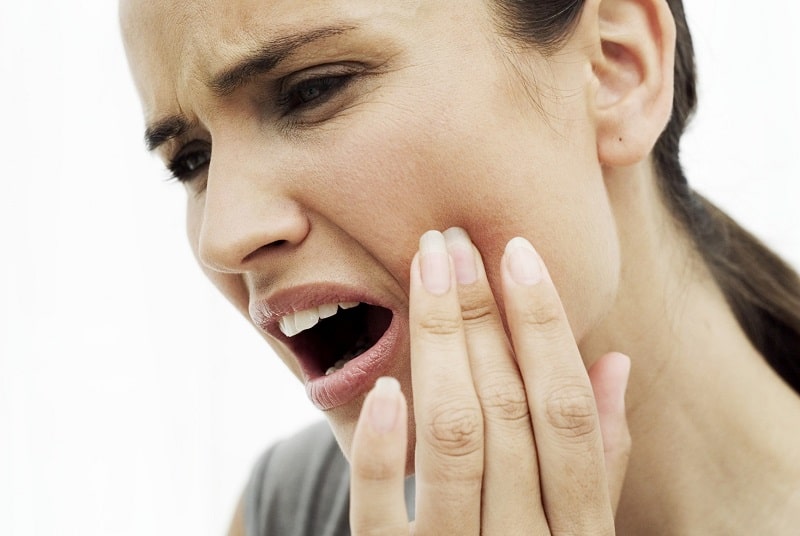 Tình trạng đau nhức răng gây rất nhiều phiền toái cho cuộc sống của bạn