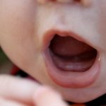 Trẻ mọc răng sớm nhất là mấy tháng và cách chăm sóc khi trẻ mọc răng