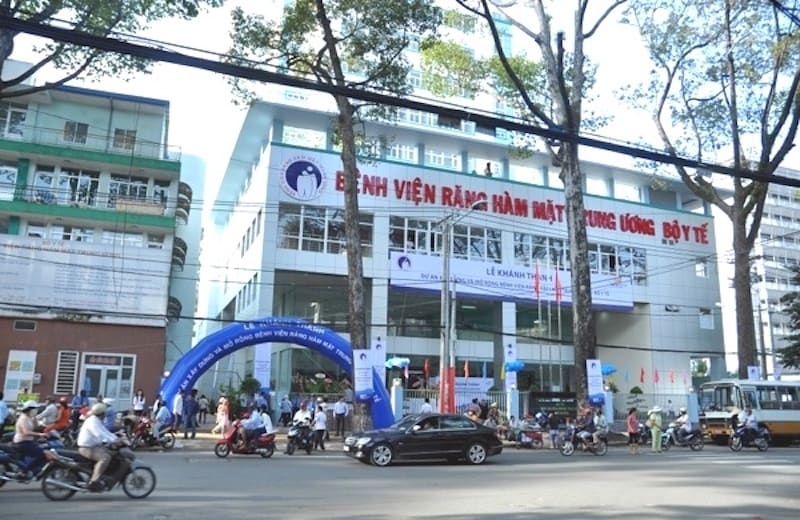 Tại Hà Nội bạn có thể tìm đến bệnh viện Tai Mũi Họng Trung Ương để được các chuyên gia tư vấn và thực hiện