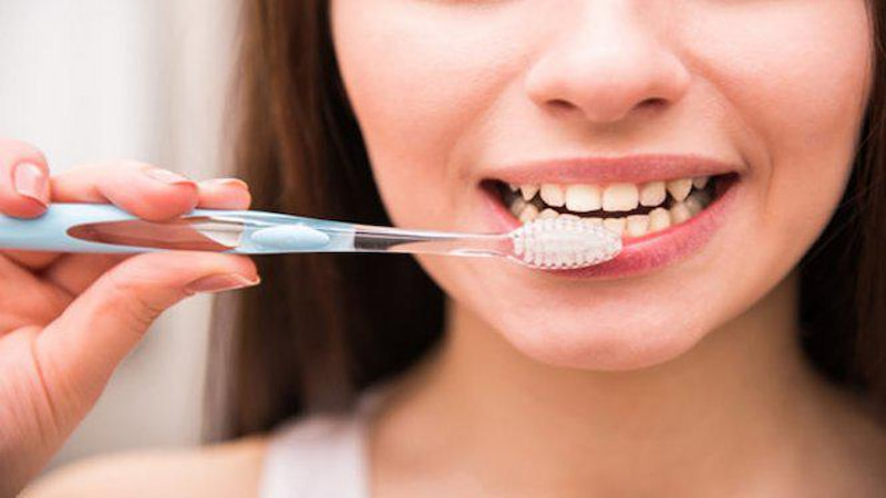 Chăm sóc răng miệng đúng cách giúp quá trình cấy ghép implant đạt được kết quả tốt nhất