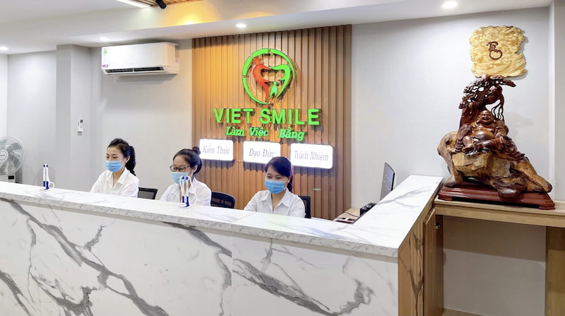 Nha khoa Việt Smile trồng răng implant tại Hà Nội chất lượng tốt