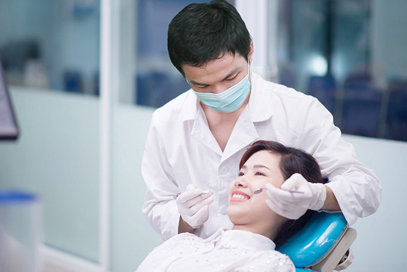Bác sĩ có chuyên môn giỏi thường có giá bọc răng sứ cao hơn