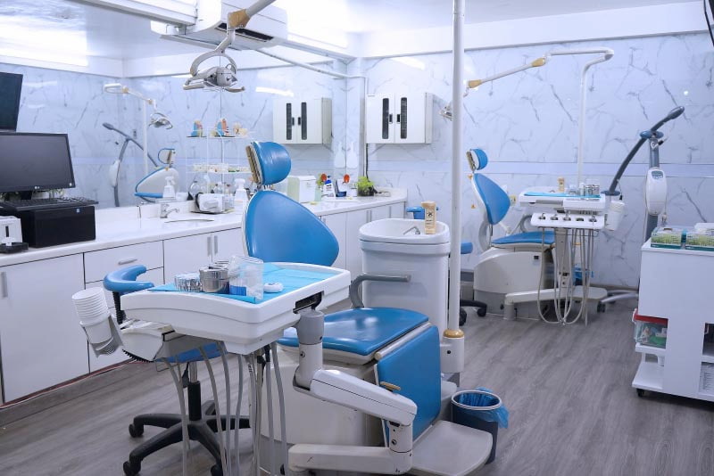 Quá trình mài răng để bọc sứ nên thực hiện ở các phòng khám nha khoa uy tín, chất lượng