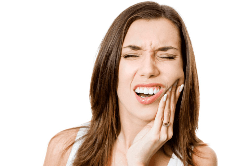 Sau khi bọc sứ răng thường bị ê buốt, đau nhức ngắn ngày