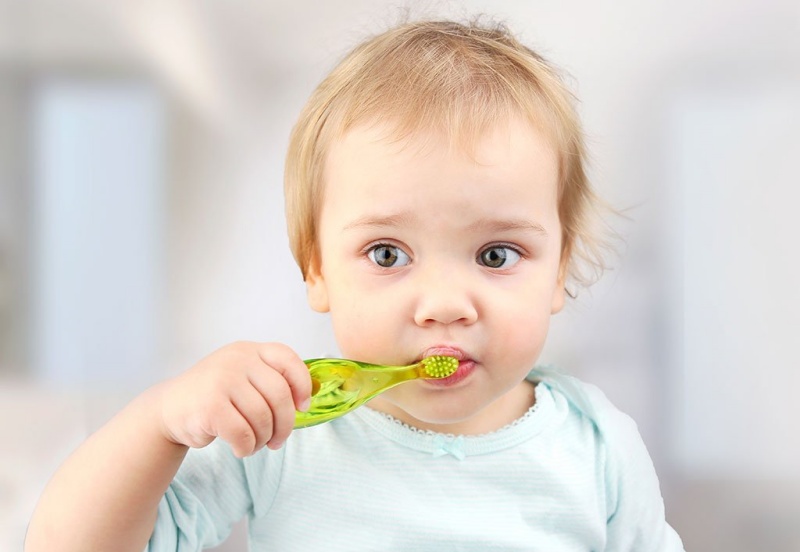 Giữ vệ sinh răng miệng là cách phòng ngừa viêm lợi ở trẻ dưới 2 tuổi hiệu quả