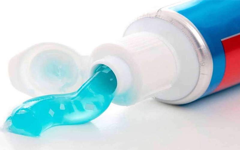 Lựa chọn kem đánh răng chứa fluor cho bé