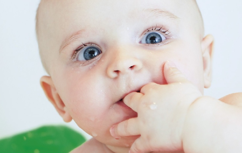 Vitamin D là một khoáng chất quan trọng có tác động đến việc trẻ em mọc răng khi nào