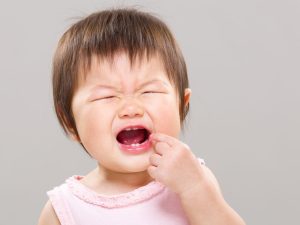 Trẻ Mọc Răng Cấm: Quá Trình Và Cách Chăm Sóc Trẻ Tại Nhà An Toàn