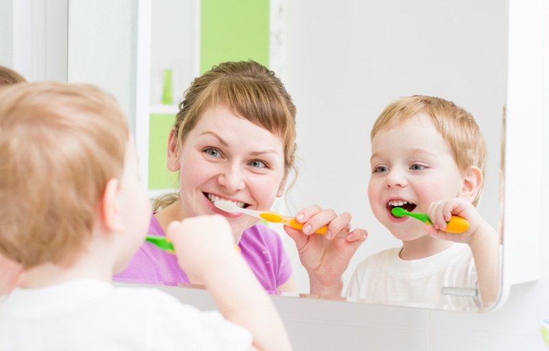 Hướng dẫn trẻ chải răng đúng cách giúp phòng ngừa sâu răng hiệu quả