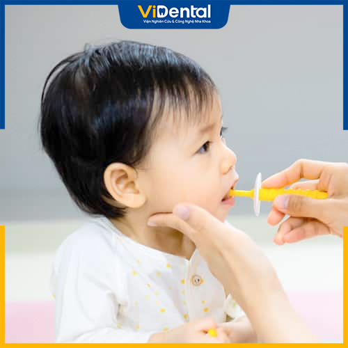 Sốt mọc răng là phản xạ có lợi nên ba mẹ không cần quá lo lắng