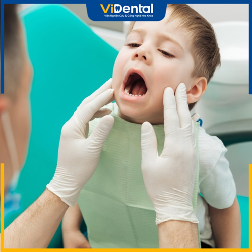 Khám, trám răng sún viêm lợi ở nha khoa uy tín, an toàn