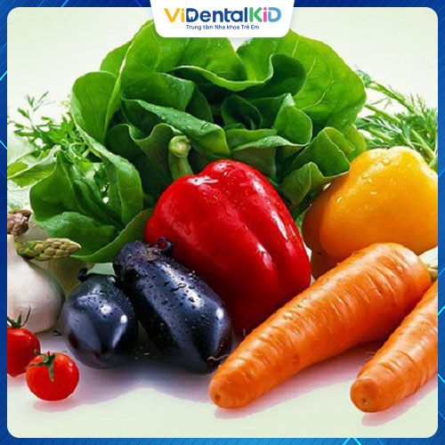 Nên bổ sung các chất xơ, vitamin từ rau, củ, quả